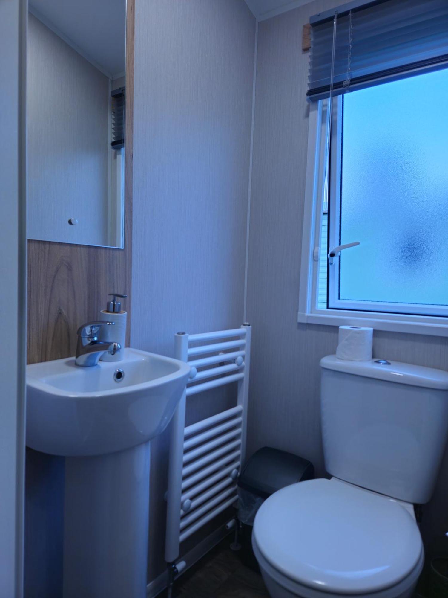 Ultimate Serene Getaway East Mersea المظهر الخارجي الصورة